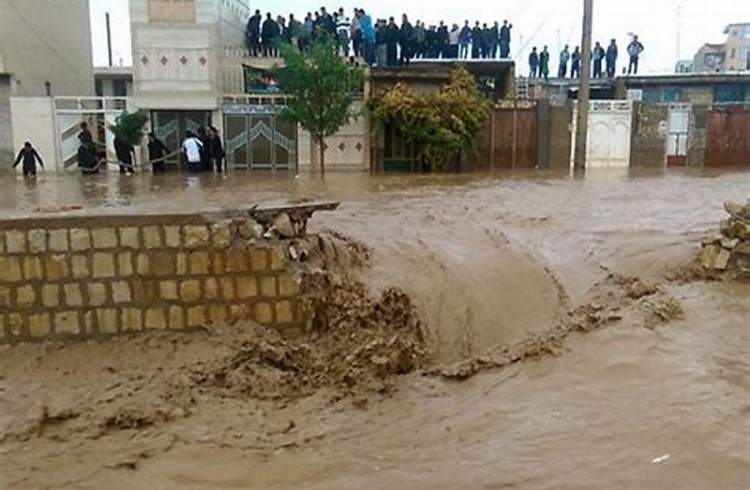 خوزستان همچنان در مواجهه با امواج سهمگین سیلاب مقاومت می کند