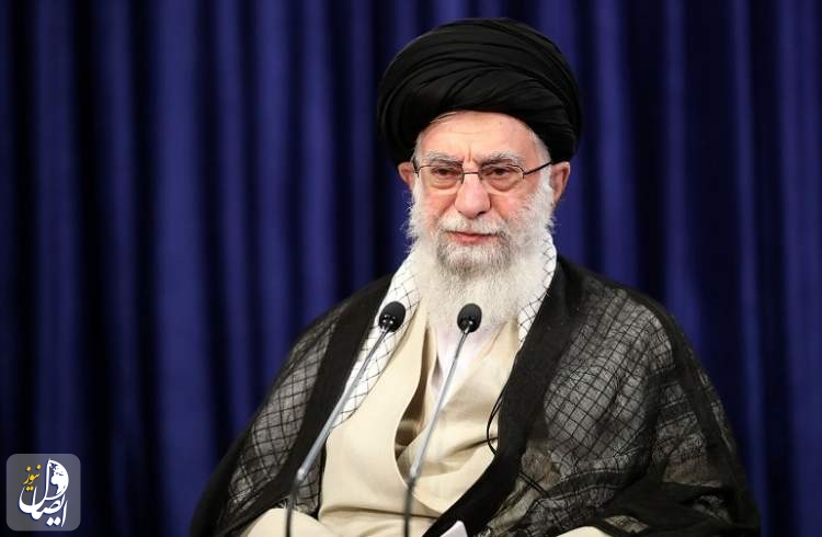 آیت الله خامنه ای: معلمان به معنای واقعی افسران سپاه پیشرفت کشور هستند