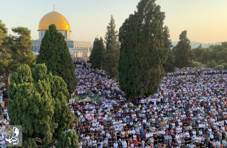 ده‌ها هزار فلسطینی در مسجد الاقصی نماز جمعه‌ای با شکوه برگزار کردند